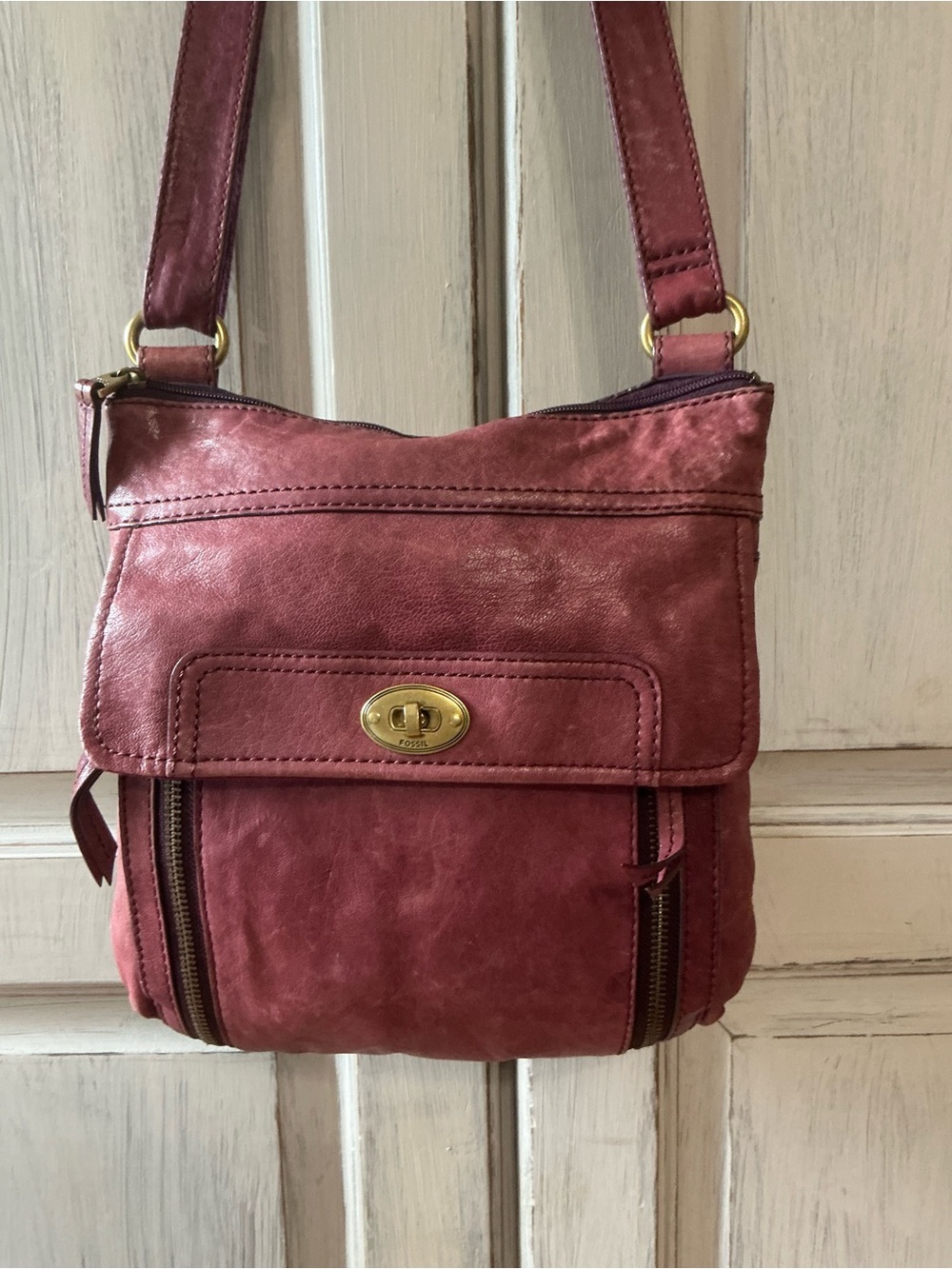Fossil Women's Leather Crossbody Bag in Burgundy